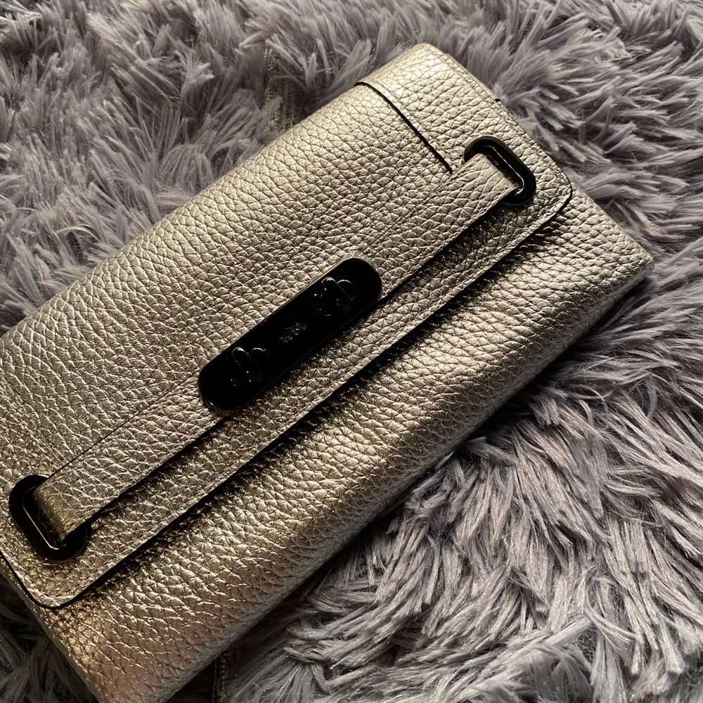Coach- SWAGGER wallet/clutch.👛